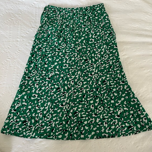 Green leopard print skirt - Picture 1 of 1
